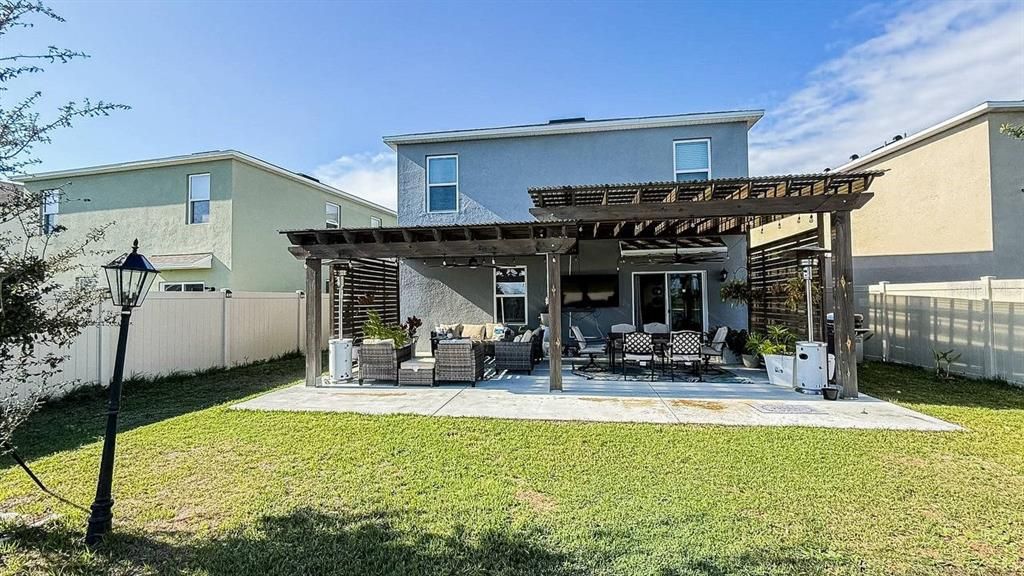 En Venta: $394,900 (5 camas, 3 baños, 2522 Pies cuadrados)