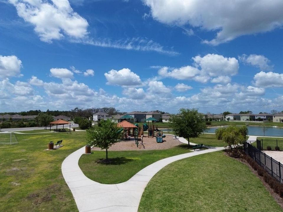 En Venta: $394,900 (5 camas, 3 baños, 2522 Pies cuadrados)
