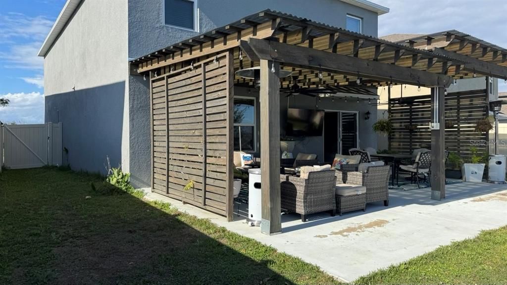 En Venta: $394,900 (5 camas, 3 baños, 2522 Pies cuadrados)