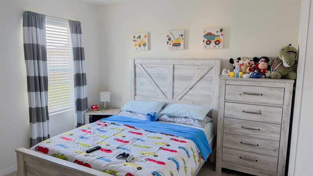 En Venta: $394,900 (5 camas, 3 baños, 2522 Pies cuadrados)