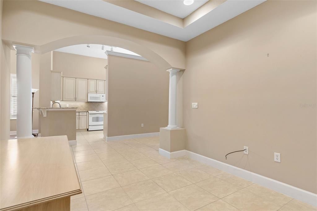 待售: $469,000 (2 贝兹, 2 浴室, 1828 平方英尺)