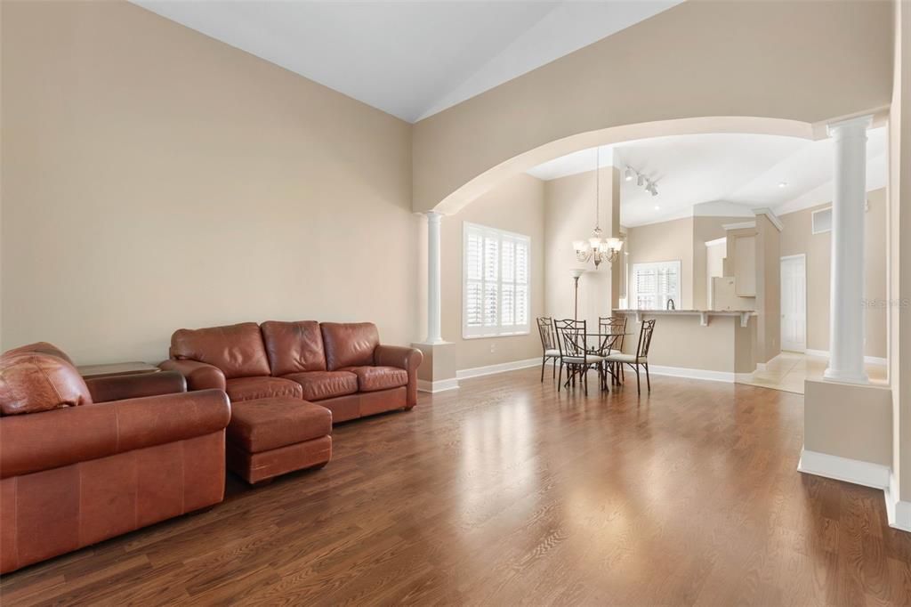 待售: $469,000 (2 贝兹, 2 浴室, 1828 平方英尺)