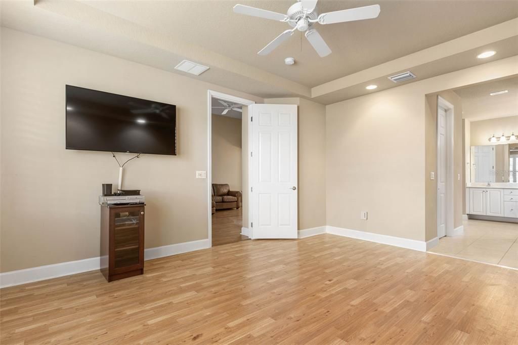 待售: $469,000 (2 贝兹, 2 浴室, 1828 平方英尺)