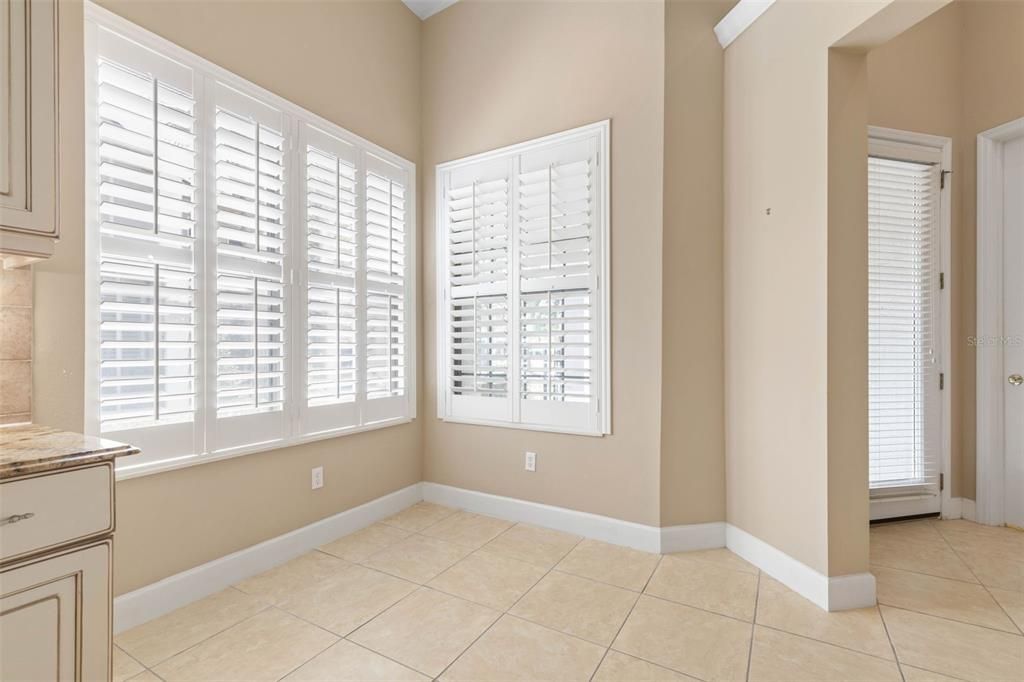 待售: $469,000 (2 贝兹, 2 浴室, 1828 平方英尺)