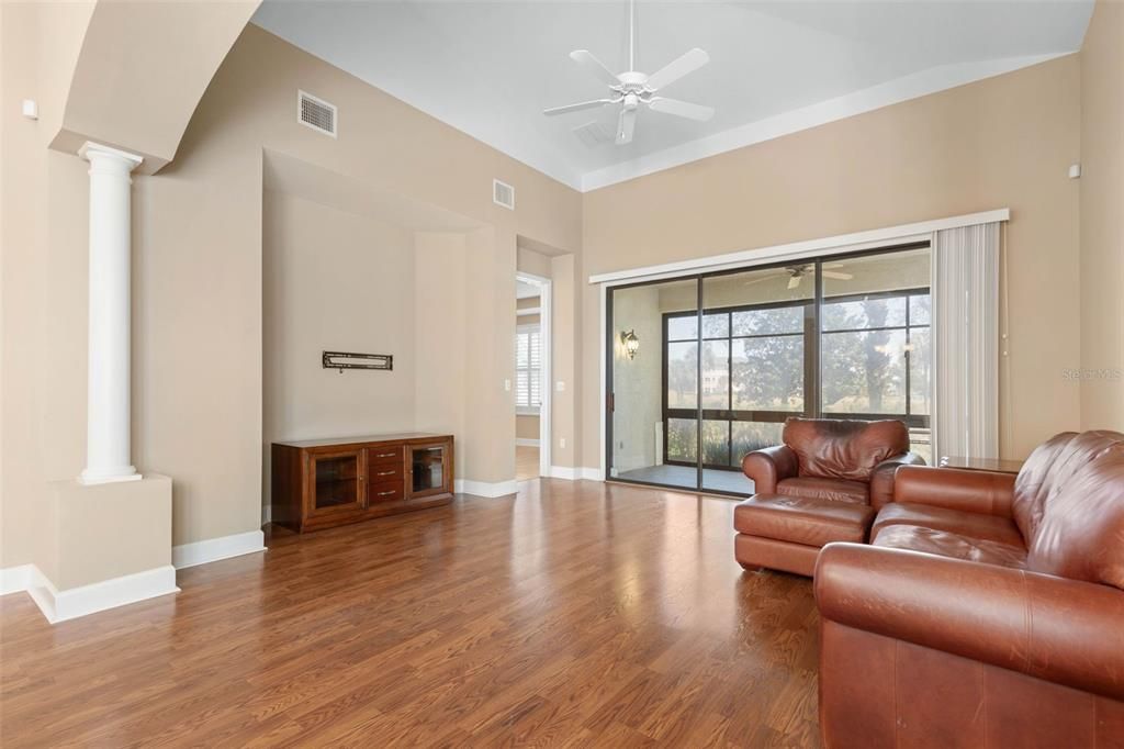 待售: $469,000 (2 贝兹, 2 浴室, 1828 平方英尺)