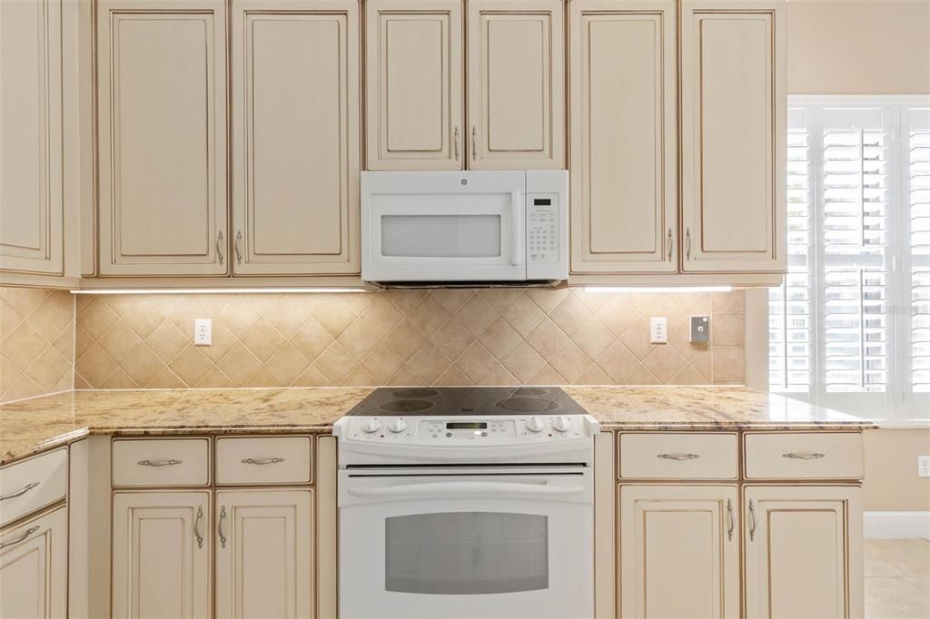 待售: $469,000 (2 贝兹, 2 浴室, 1828 平方英尺)