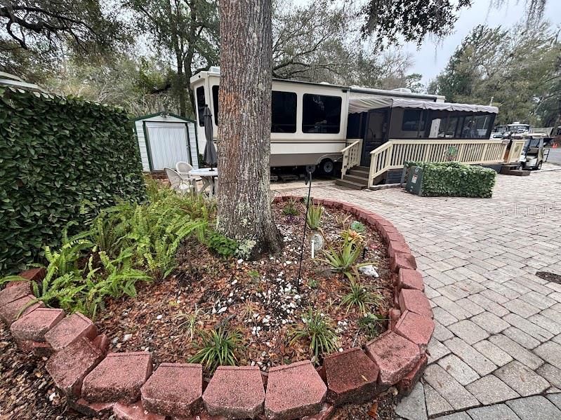 На продажу: $83,500 (0.10 acres)