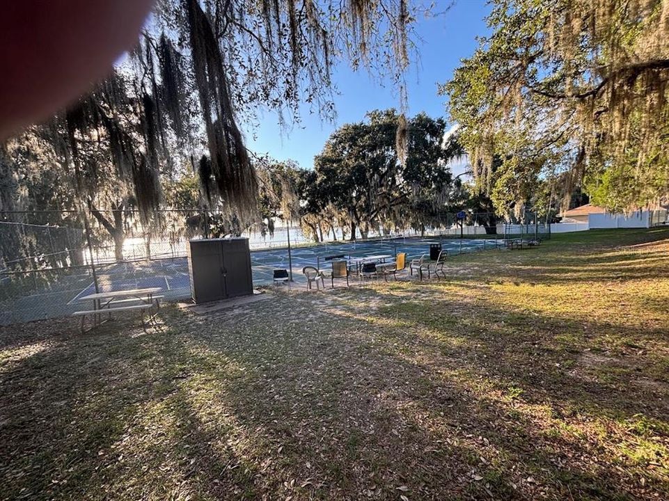 На продажу: $83,500 (0.10 acres)