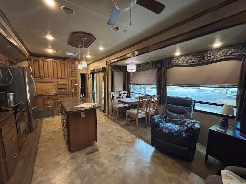 На продажу: $83,500 (0.10 acres)