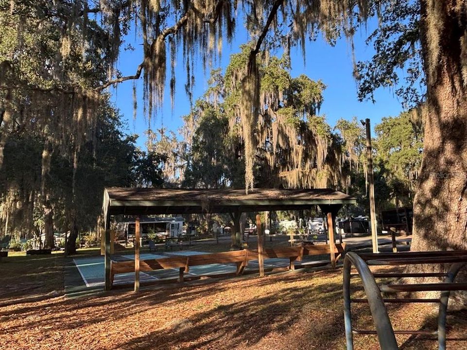 На продажу: $83,500 (0.10 acres)