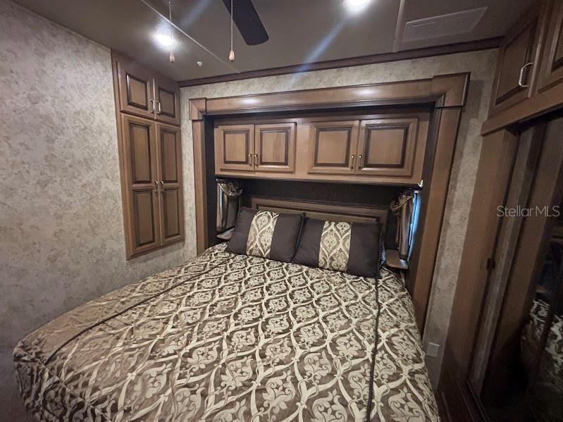 На продажу: $83,500 (0.10 acres)