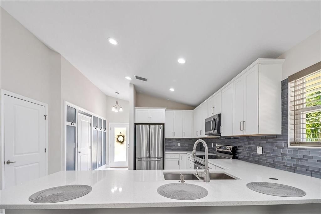 В аренду: $2,895 (3 спален, 2 ванн, 1795 Квадратных фут)