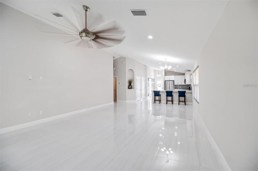 В аренду: $2,895 (3 спален, 2 ванн, 1795 Квадратных фут)