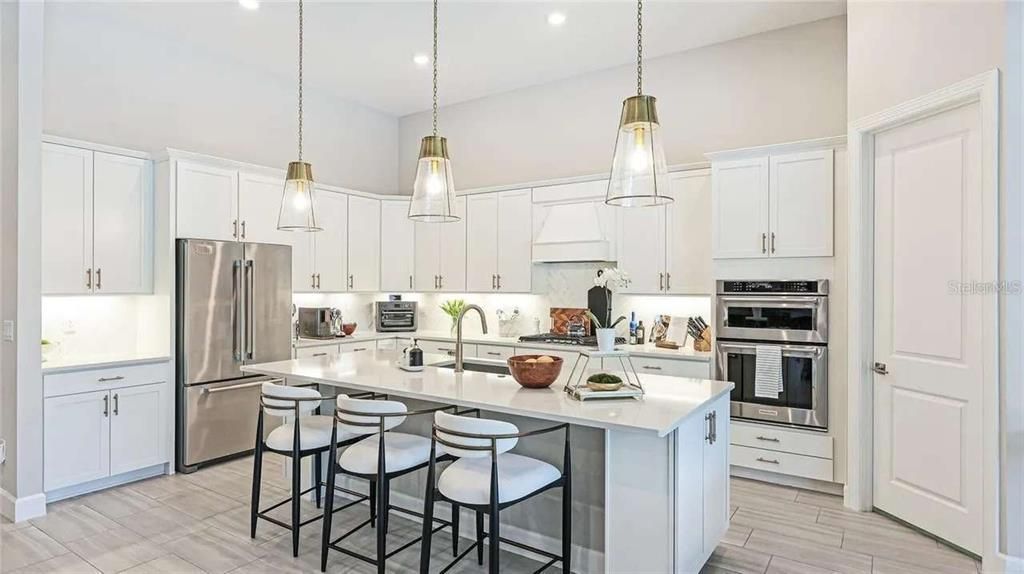 Activo con contrato: $1,545,000 (4 camas, 4 baños, 3982 Pies cuadrados)