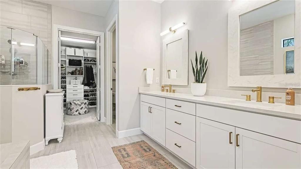 Activo con contrato: $1,545,000 (4 camas, 4 baños, 3982 Pies cuadrados)