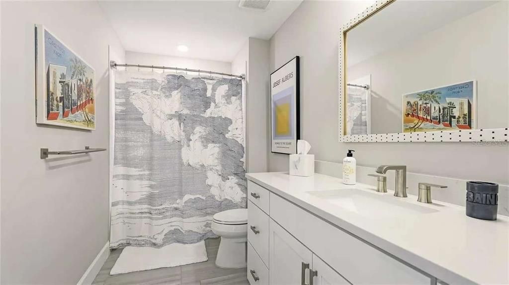 Activo con contrato: $1,545,000 (4 camas, 4 baños, 3982 Pies cuadrados)