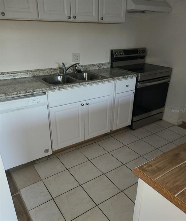 En Venta: $122,000 (2 camas, 2 baños, 947 Pies cuadrados)
