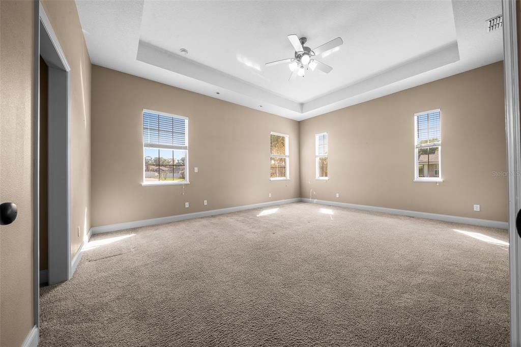 En Venta: $543,000 (4 camas, 3 baños, 2700 Pies cuadrados)