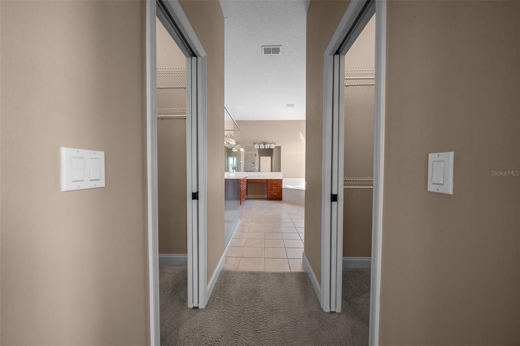 En Venta: $543,000 (4 camas, 3 baños, 2700 Pies cuadrados)