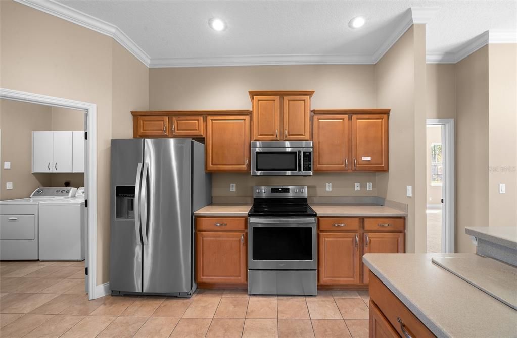 En Venta: $543,000 (4 camas, 3 baños, 2700 Pies cuadrados)