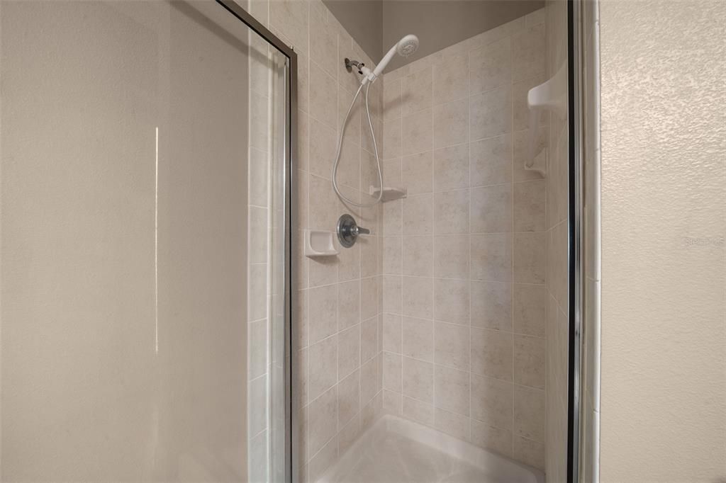 En Venta: $543,000 (4 camas, 3 baños, 2700 Pies cuadrados)