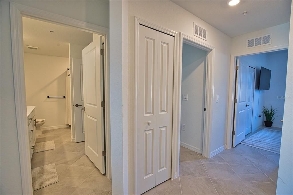 В аренду: $5,200 (2 спален, 2 ванн, 1313 Квадратных фут)