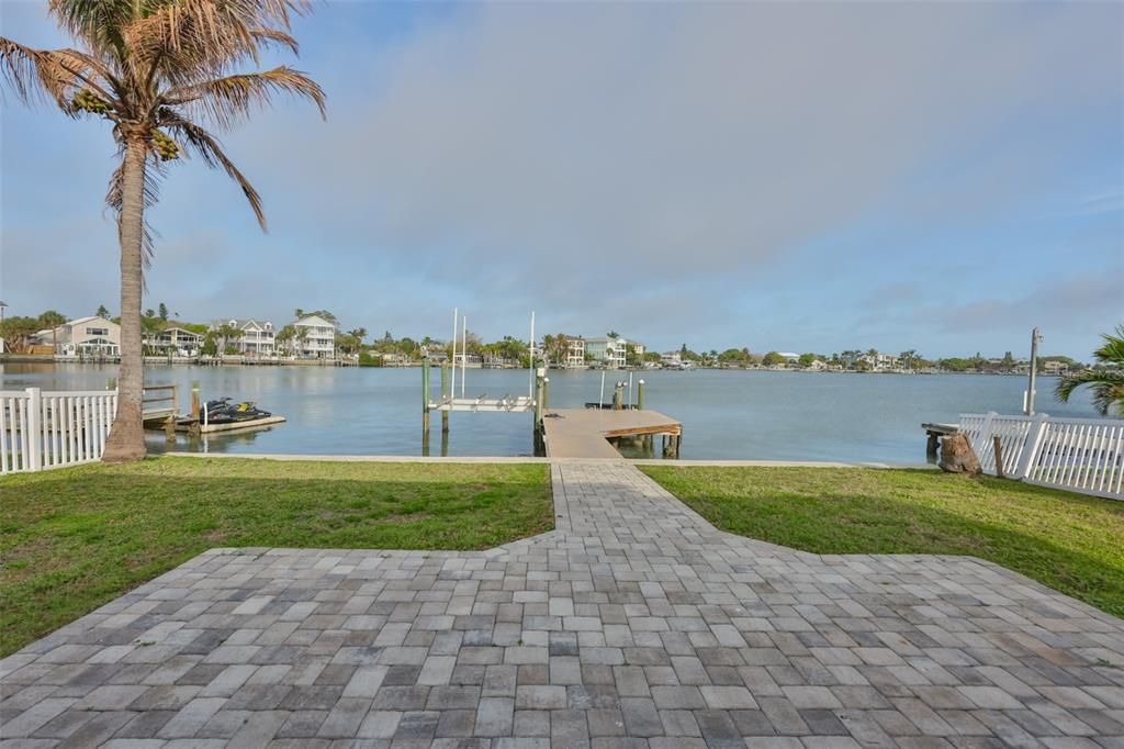 На продажу: $1,199,900 (0.15 acres)