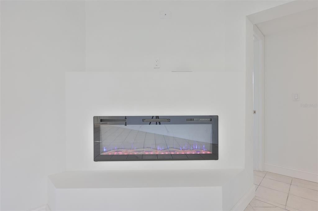 На продажу: $1,199,900 (0.15 acres)