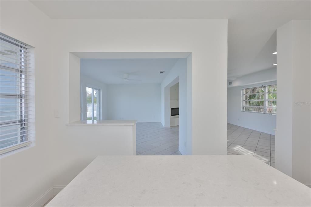 На продажу: $1,199,900 (0.15 acres)