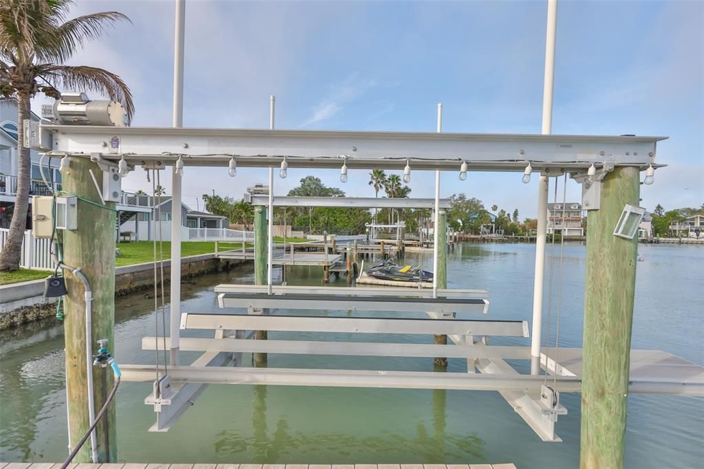 На продажу: $1,199,900 (0.15 acres)