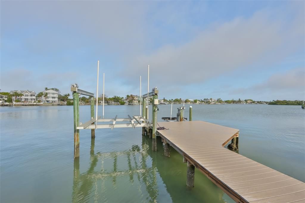 На продажу: $1,199,900 (0.15 acres)