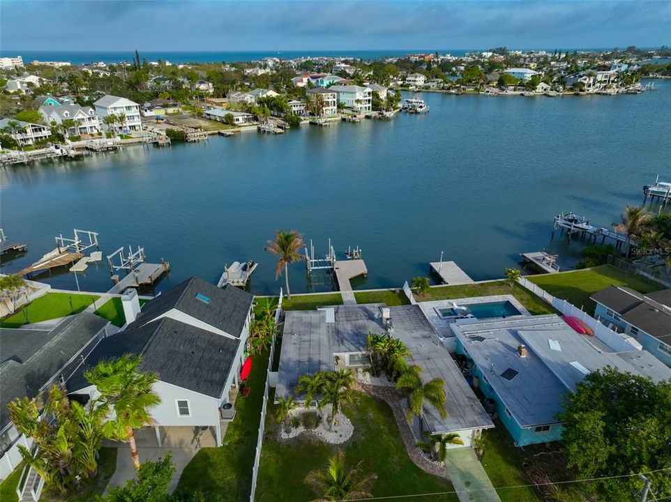 На продажу: $1,199,900 (0.15 acres)