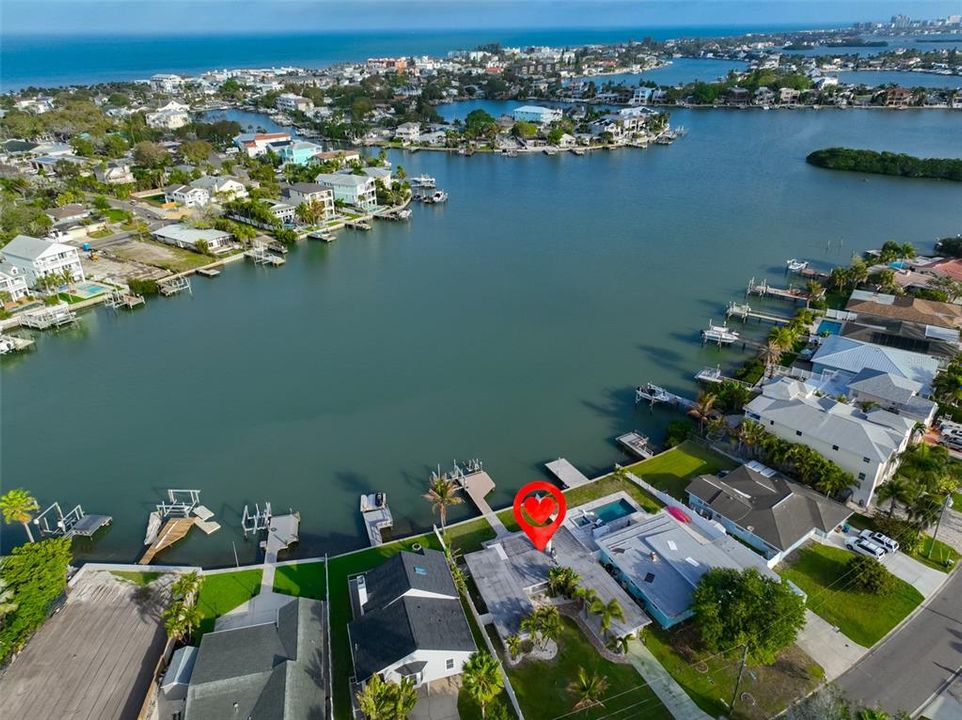 На продажу: $1,199,900 (0.15 acres)