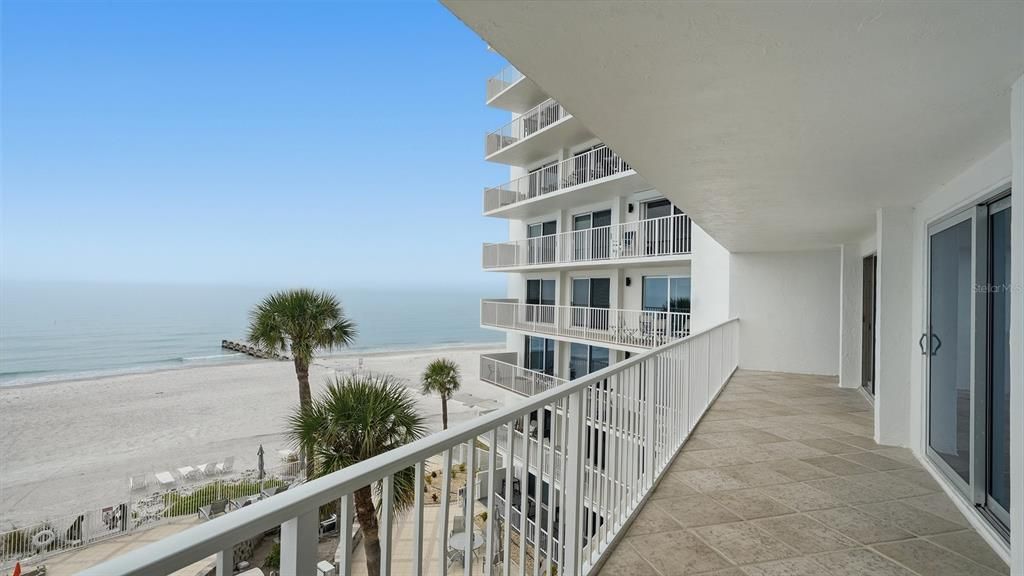 For Sale: $1,000,000 (2 beds, 2 baths, 1235 Square Feet)