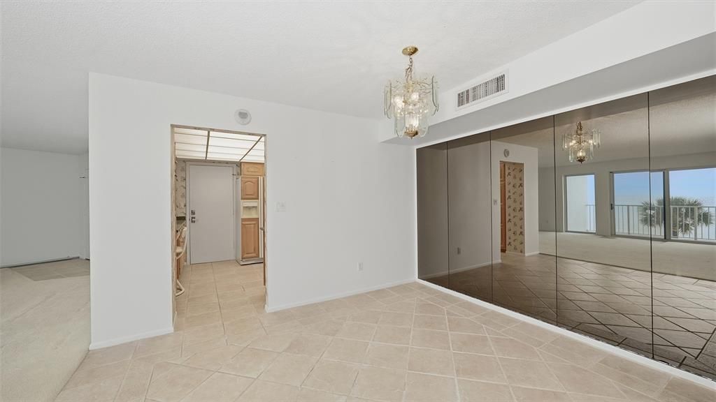 For Sale: $1,000,000 (2 beds, 2 baths, 1235 Square Feet)