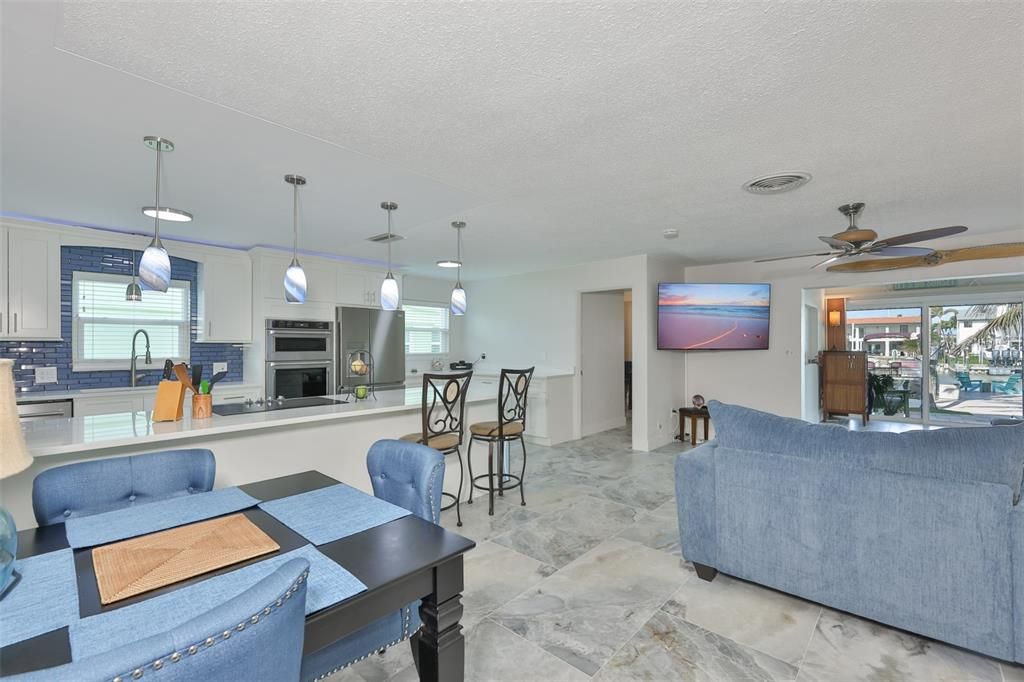 Activo con contrato: $959,900 (3 camas, 2 baños, 1600 Pies cuadrados)