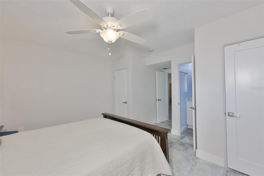 Activo con contrato: $959,900 (3 camas, 2 baños, 1600 Pies cuadrados)