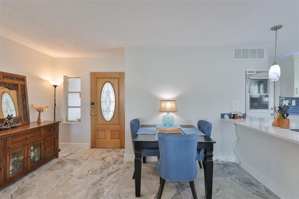 Activo con contrato: $959,900 (3 camas, 2 baños, 1600 Pies cuadrados)