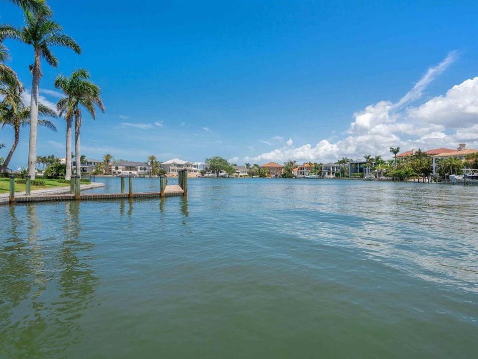 For Sale: $4,900,000 (0.84 acres)