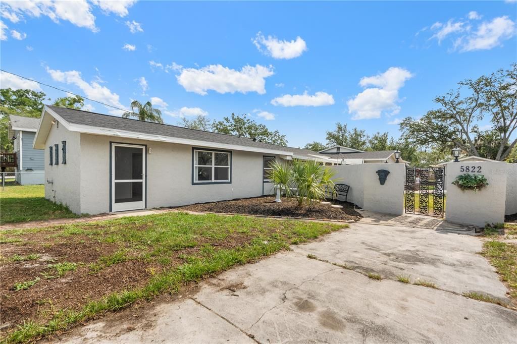 En Venta: $579,900 (4 camas, 3 baños, 2283 Pies cuadrados)