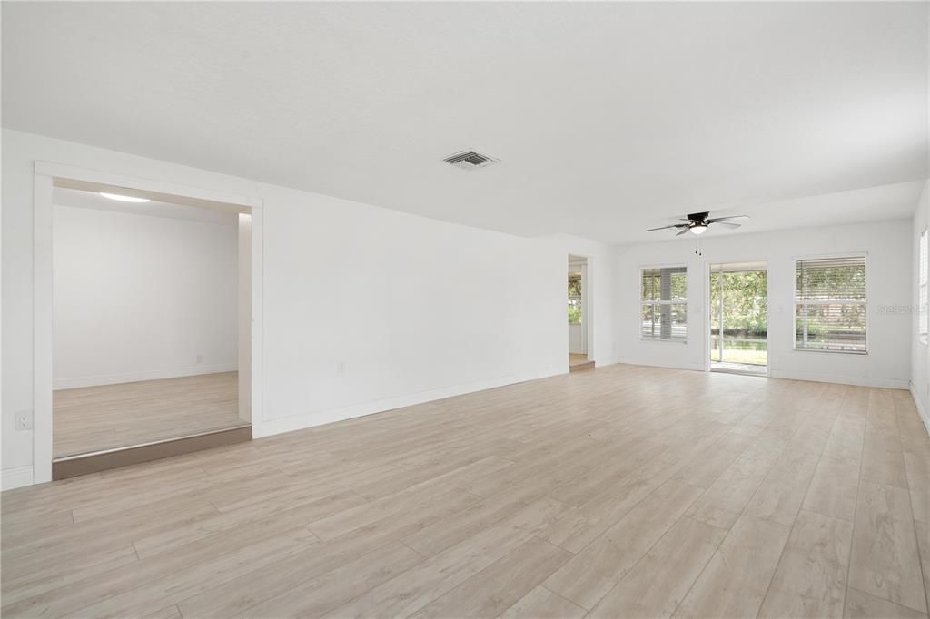 En Venta: $579,900 (4 camas, 3 baños, 2283 Pies cuadrados)