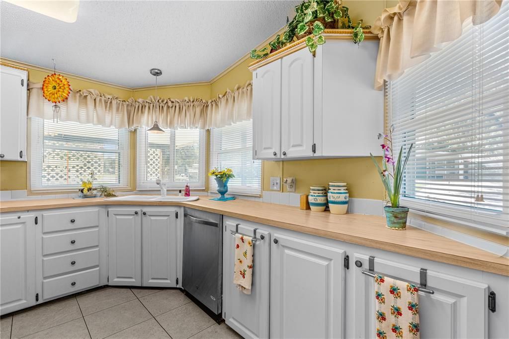 待售: $229,000 (2 贝兹, 2 浴室, 1368 平方英尺)