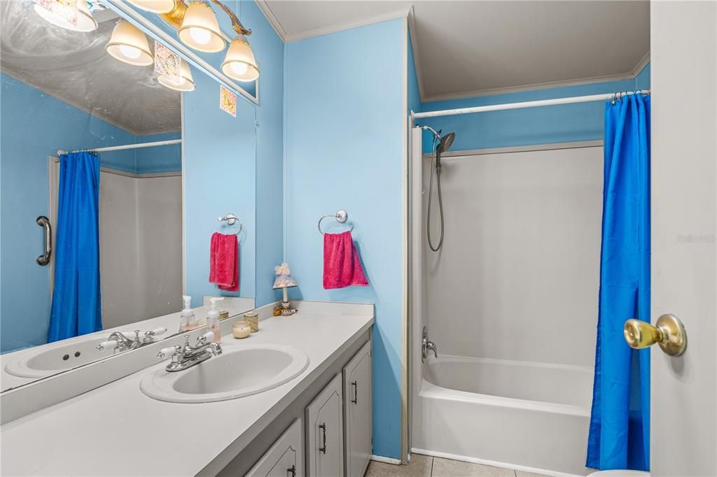 待售: $229,000 (2 贝兹, 2 浴室, 1368 平方英尺)