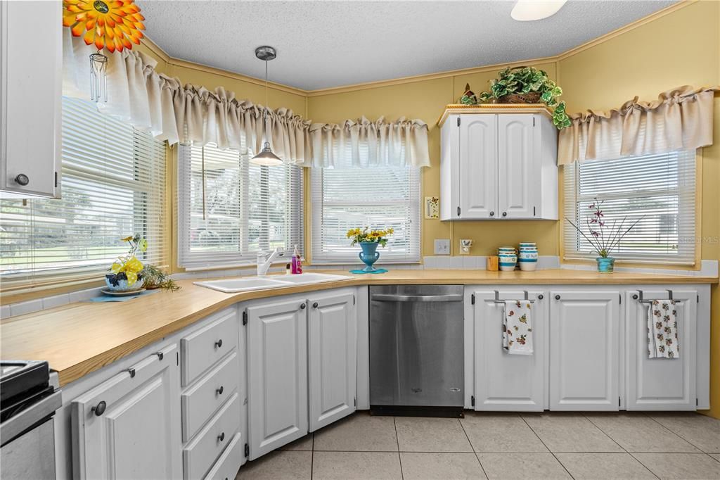 待售: $229,000 (2 贝兹, 2 浴室, 1368 平方英尺)