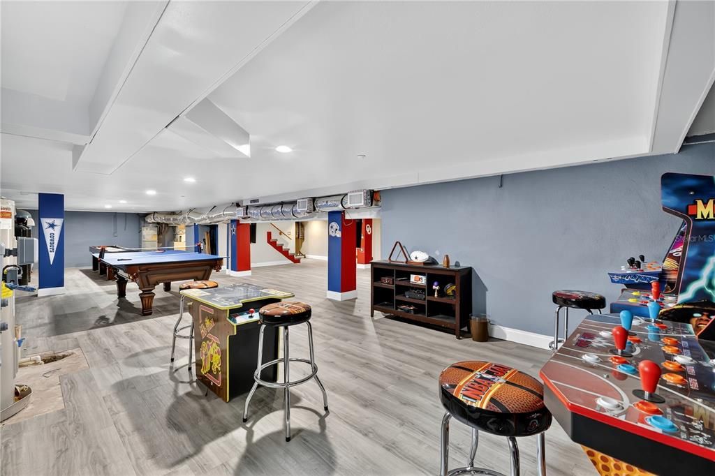 Active With Contract: $1,385,777 (5 beds, 3 baths, 3664 Square Feet)
