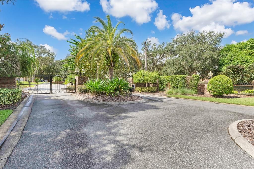 Active With Contract: $1,385,777 (5 beds, 3 baths, 3664 Square Feet)