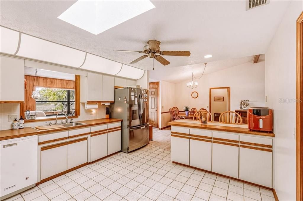 En Venta: $500,000 (2 camas, 2 baños, 1740 Pies cuadrados)