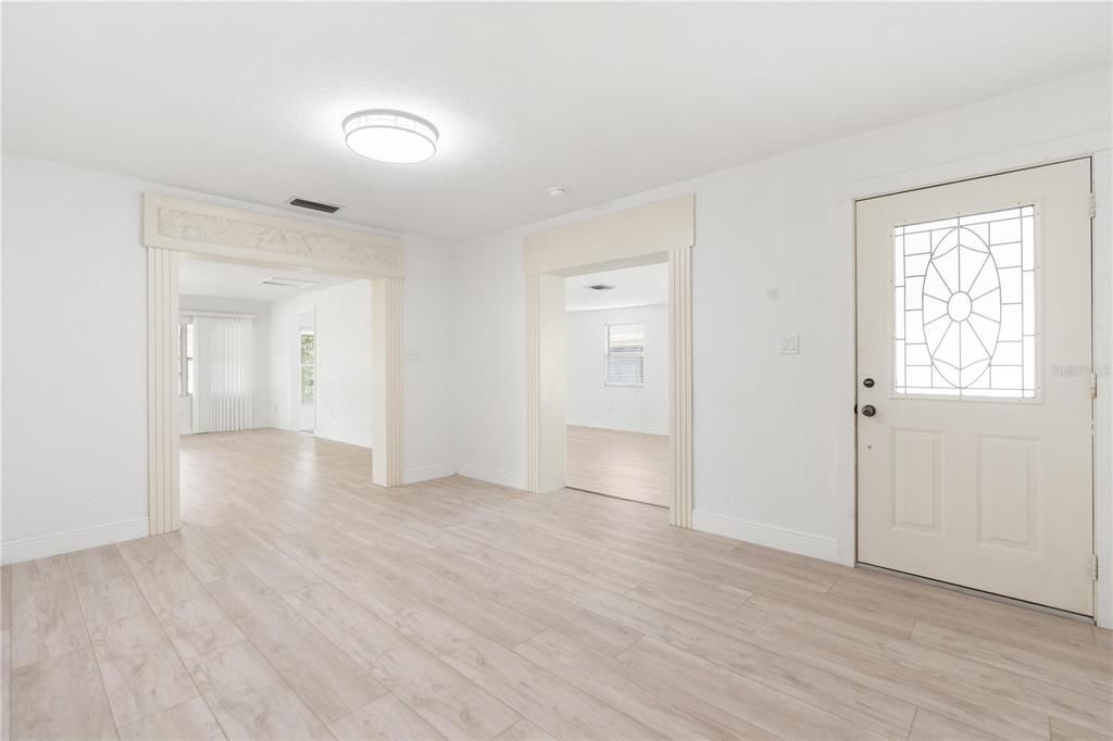 En Venta: $579,900 (4 camas, 0 baños, 2283 Pies cuadrados)