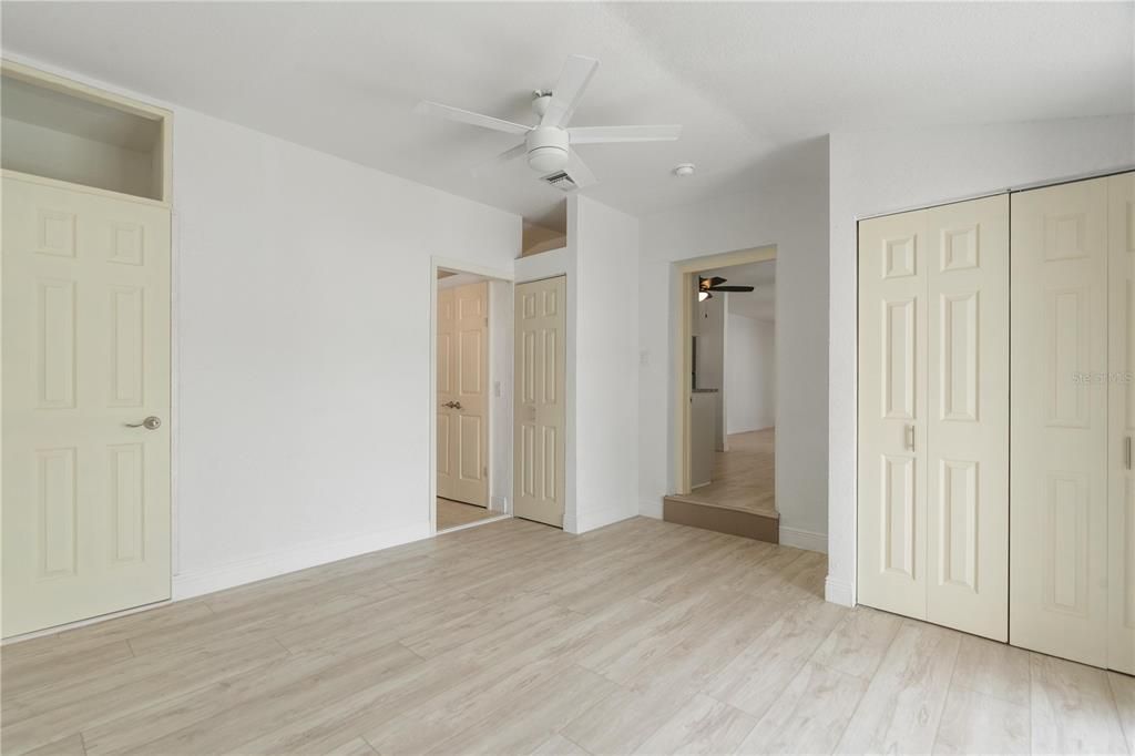 En Venta: $579,900 (4 camas, 0 baños, 2283 Pies cuadrados)