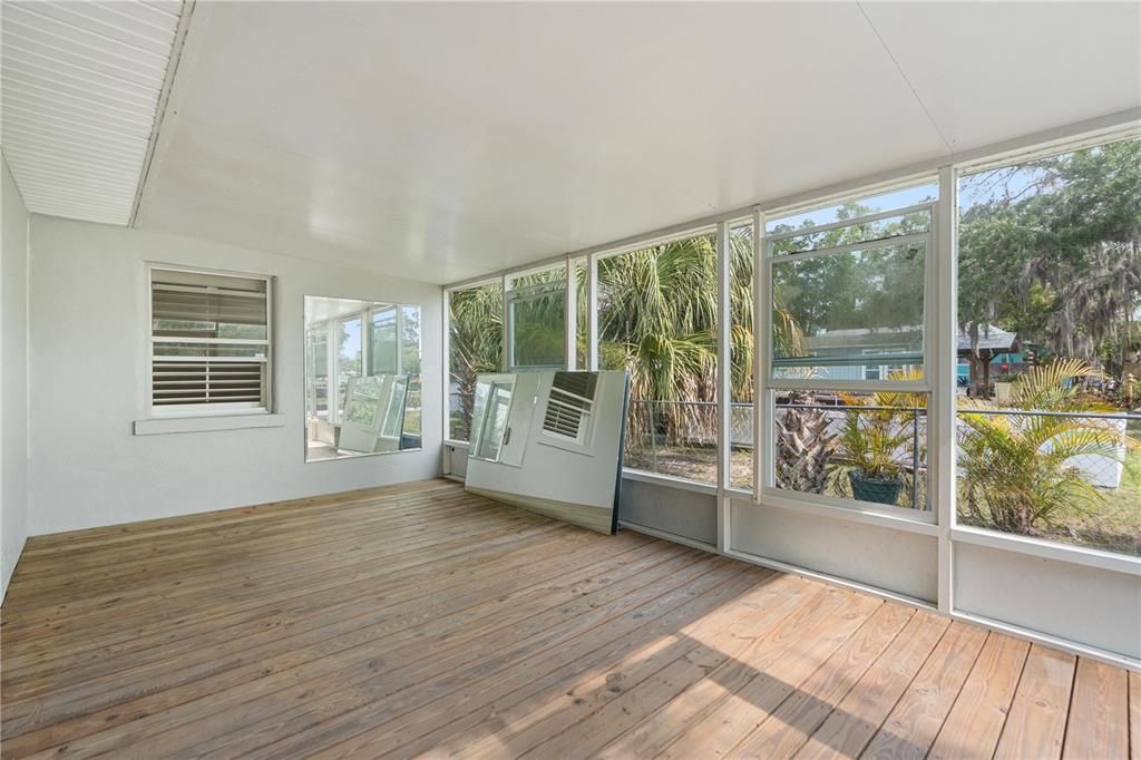 En Venta: $579,900 (4 camas, 0 baños, 2283 Pies cuadrados)